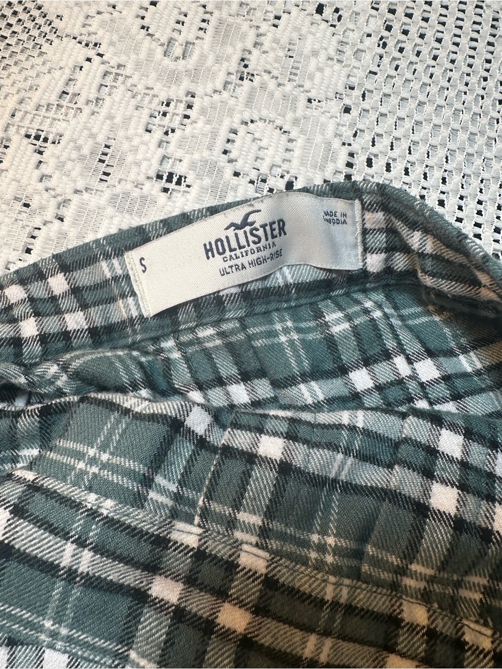Hollister Green Plaid Pleated Skirt - Picture 3 of 6